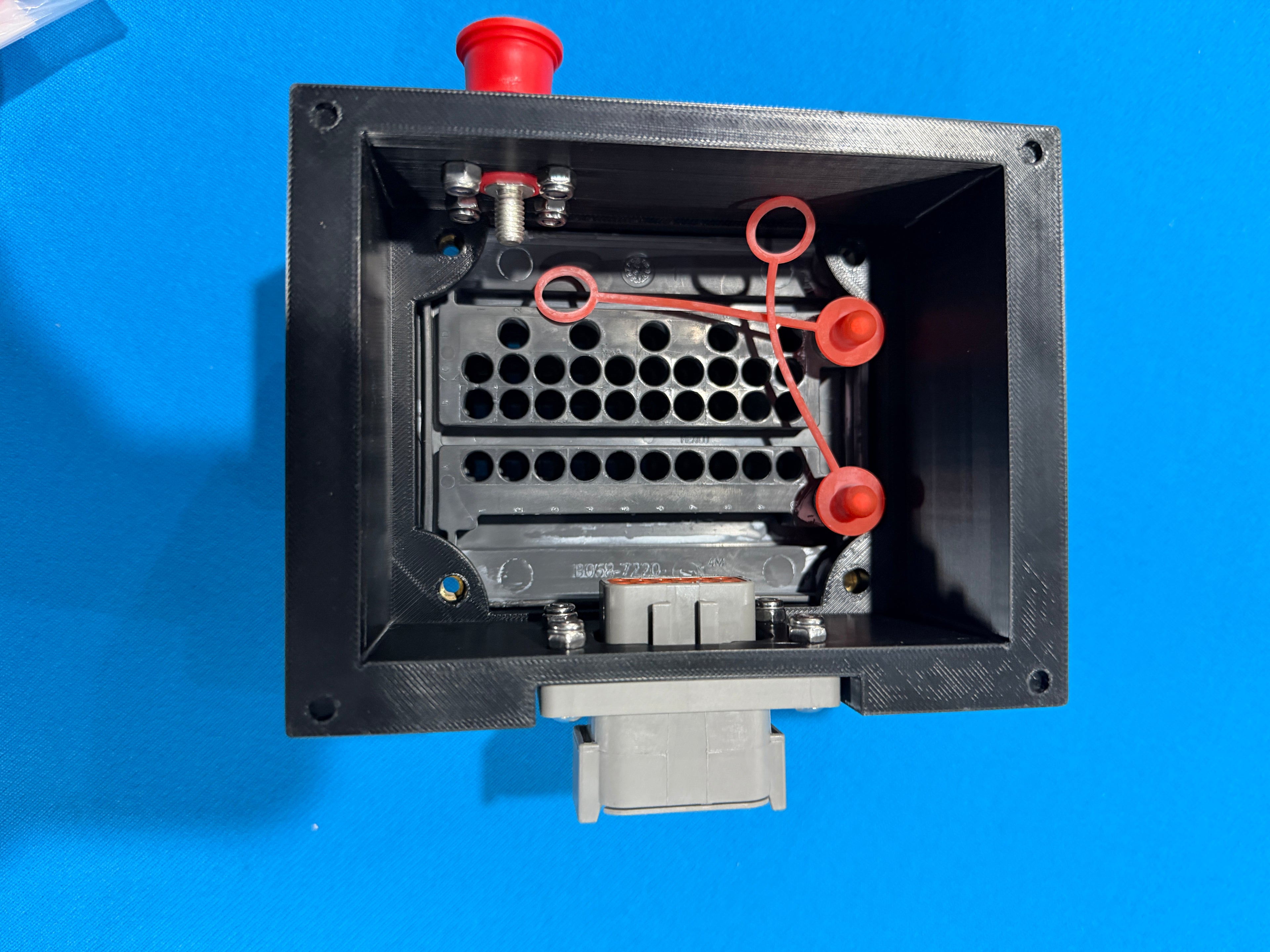 PDM Module With Eaton Non Bussed 5 relay, 10 Fuse Panel, DTM 12p For Triggers And Outputs, Surlock Main Input, Revised With DT 12 Pin Output