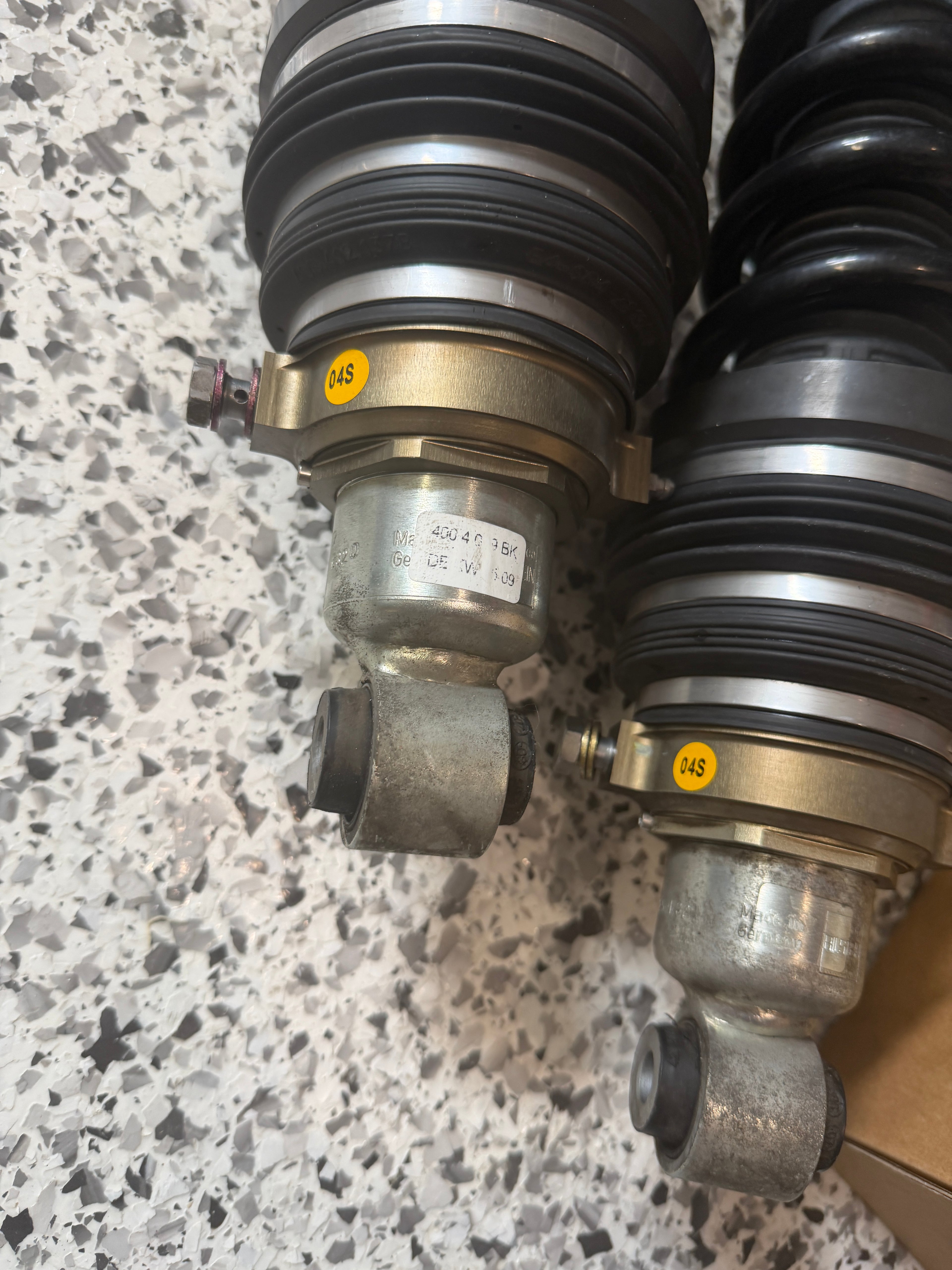 Lamborghini Gallardo LP Front Hyd Lift Shocks