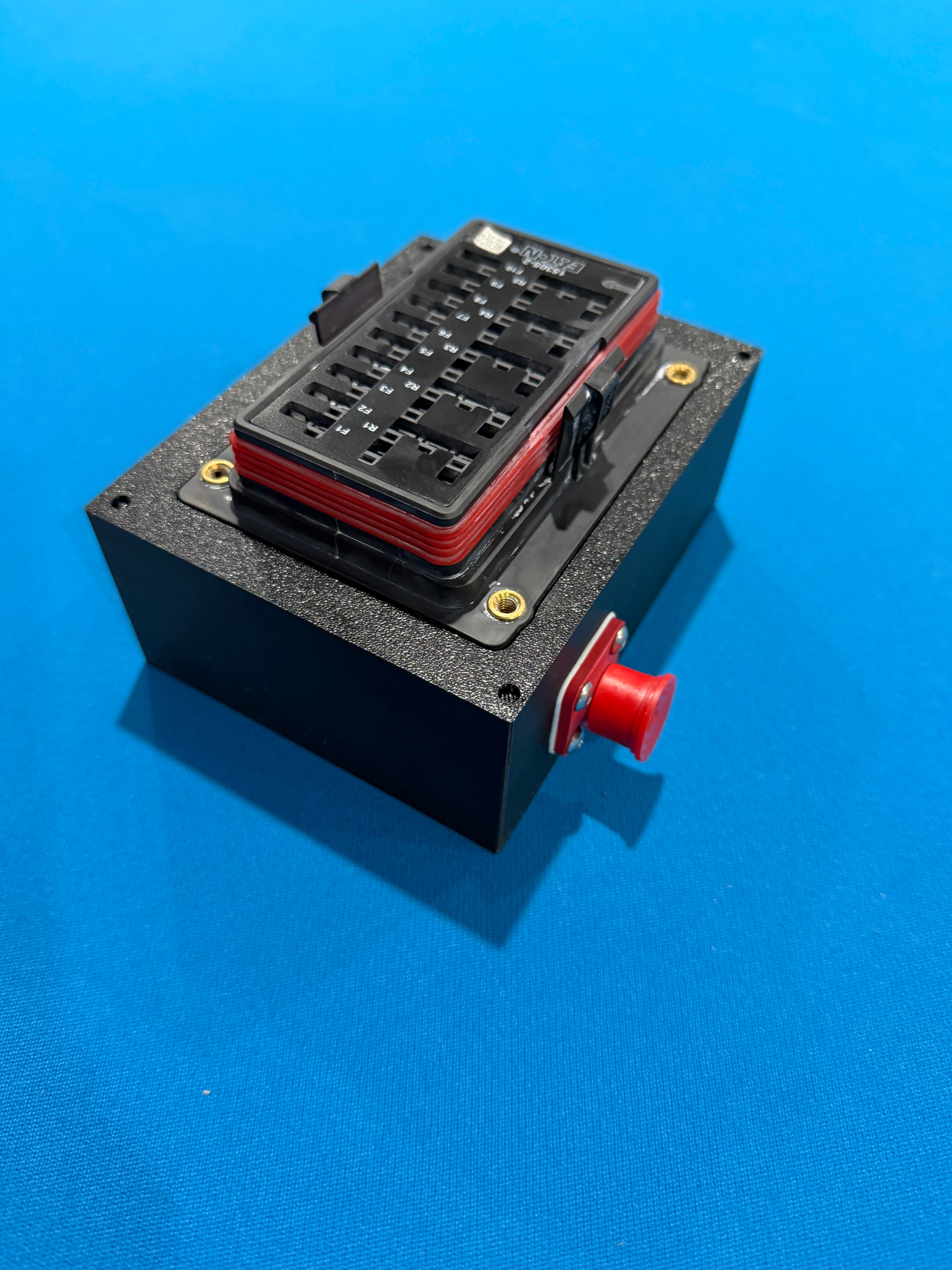 PDM Module With Eaton Non Bussed 5 relay, 10 Fuse Panel, DTM 12p For Triggers And Outputs, Surlock Main Input, Revised With DT 12 Pin Output